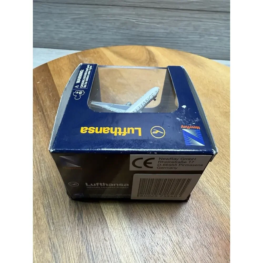 NewRay 1/800 Scale Lufthansa Boeing 767 - 300 Pop